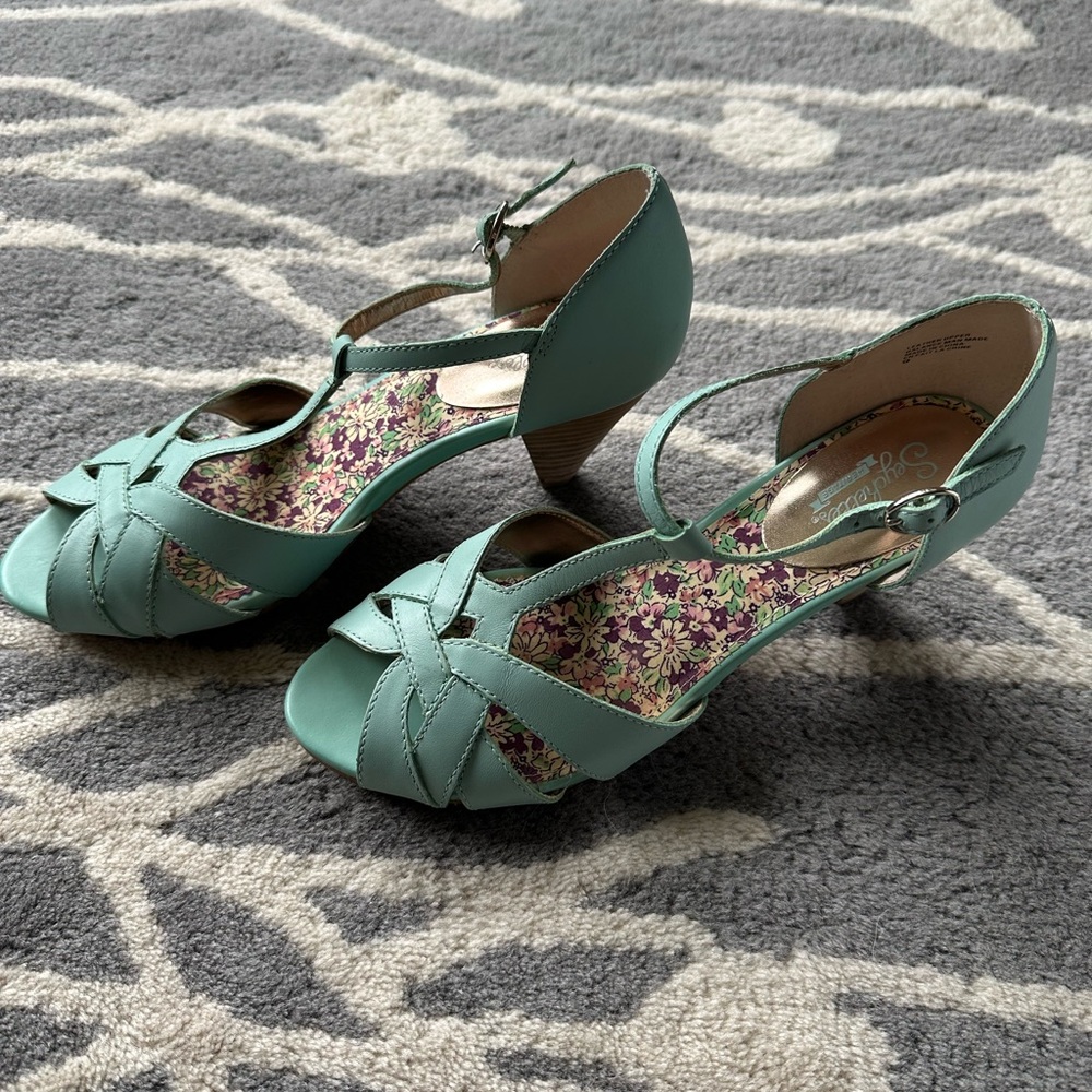 Seychelles Mint Heels - Size 9